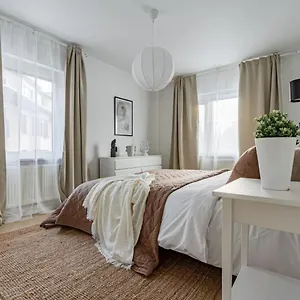 Budget Comfort On Trendy Soedermalm, Construction Work Appartamento